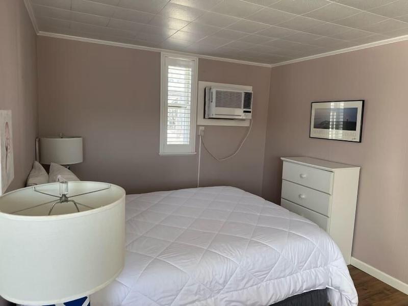 Vineyard Harbor Motel - Private Beach image