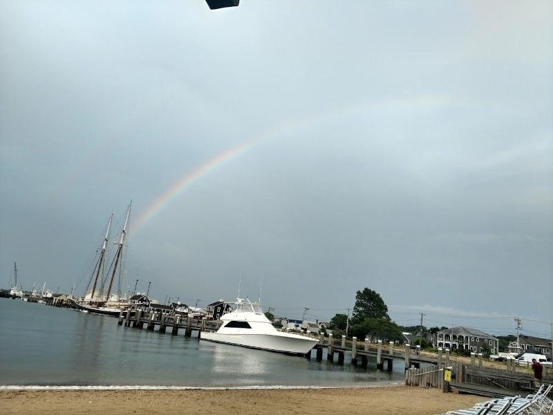 Vineyard Harbor Motel - Private Beach image