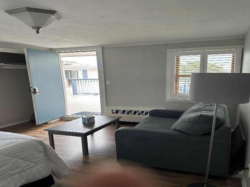 Vineyard Harbor Motel - Private Beach image