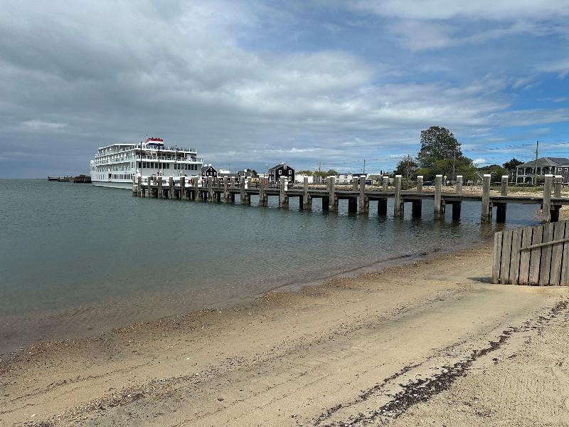 Vineyard Harbor Motel - Private Beach image