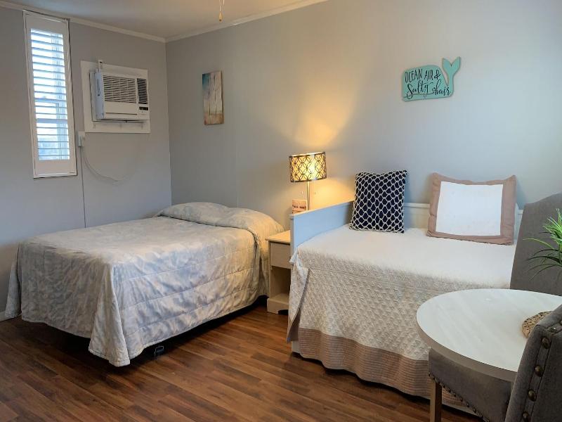 Vineyard Harbor Motel - Private Beach image
