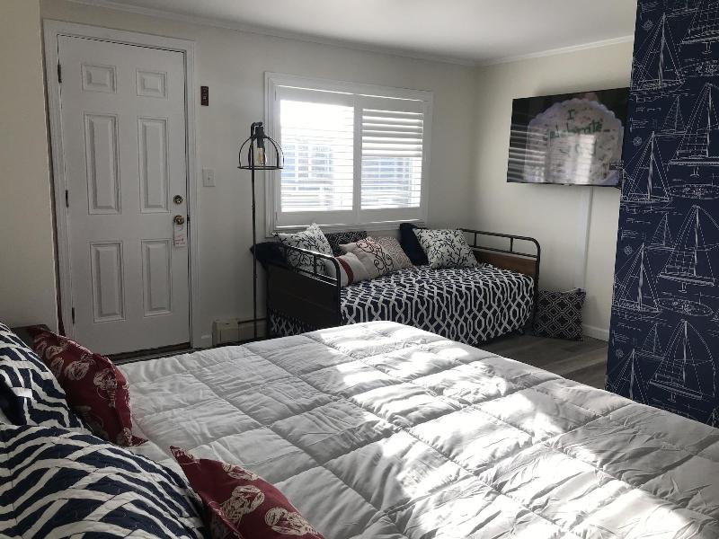 Vineyard Harbor Motel - Private Beach image