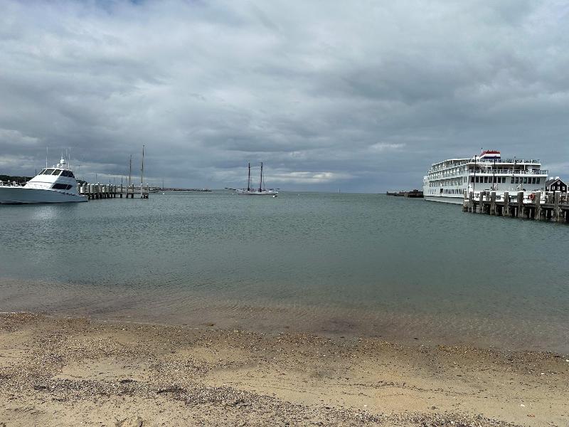 Vineyard Harbor Motel - Private Beach image