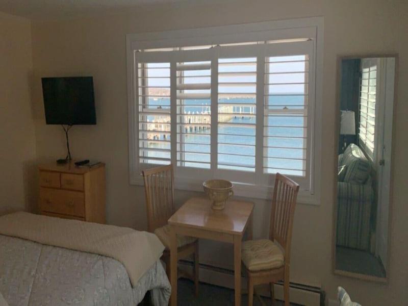 Vineyard Harbor Motel - Private Beach image