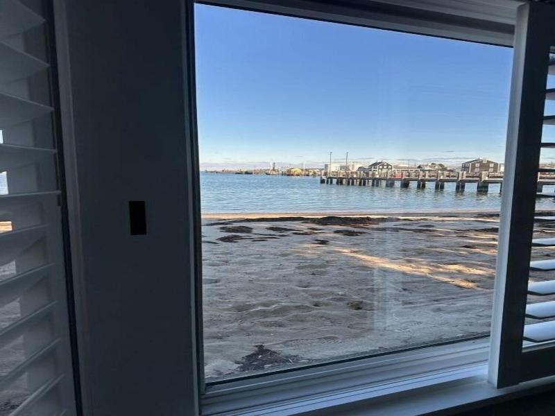 Vineyard Harbor Motel - Private Beach image