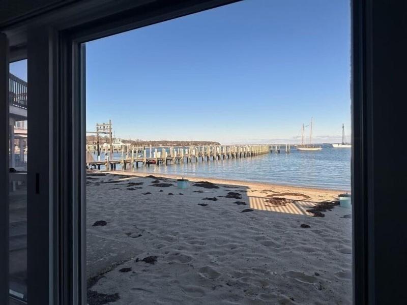 Vineyard Harbor Motel - Private Beach image