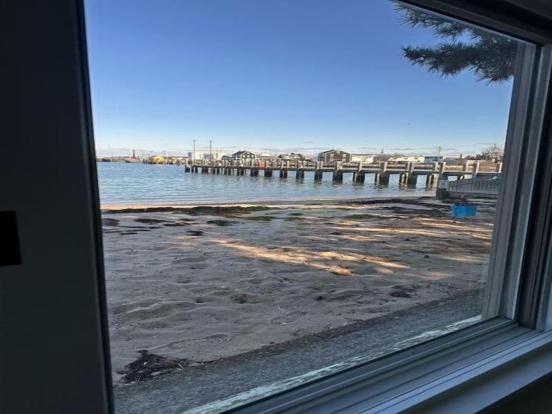 Vineyard Harbor Motel - Private Beach image