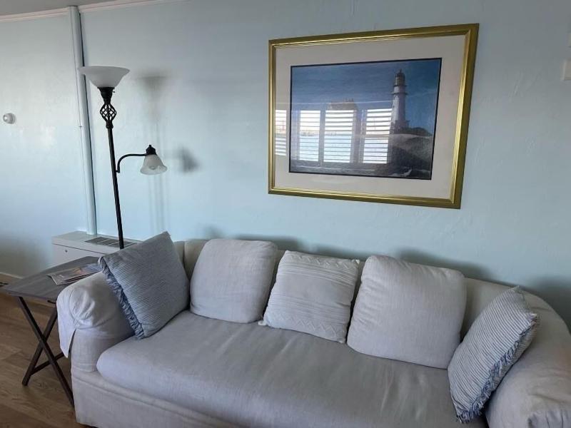 Vineyard Harbor Motel - Private Beach image