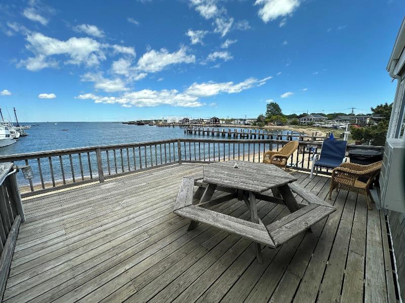 Vineyard Harbor Motel - Private Beach image