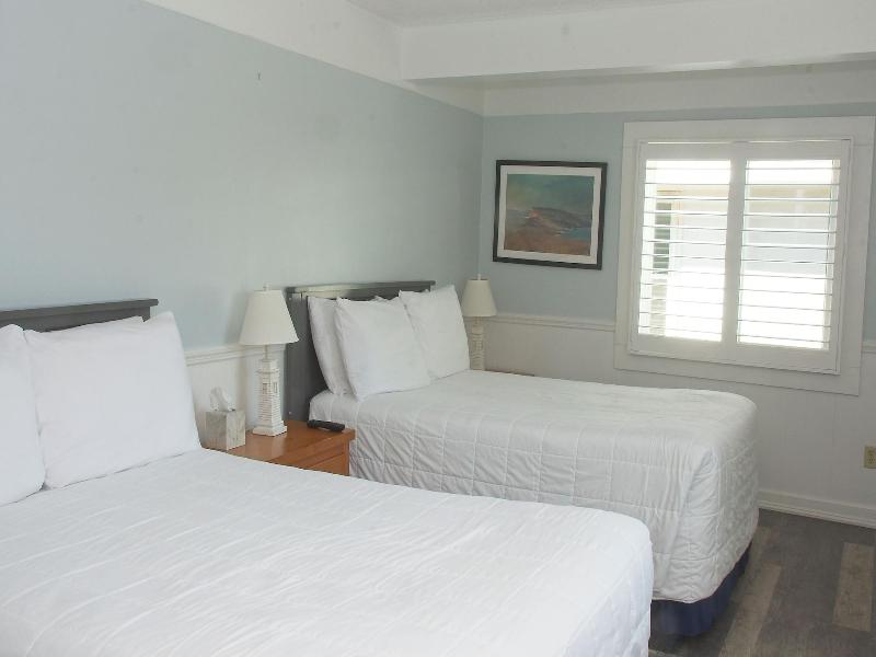 Vineyard Harbor Motel - Private Beach image