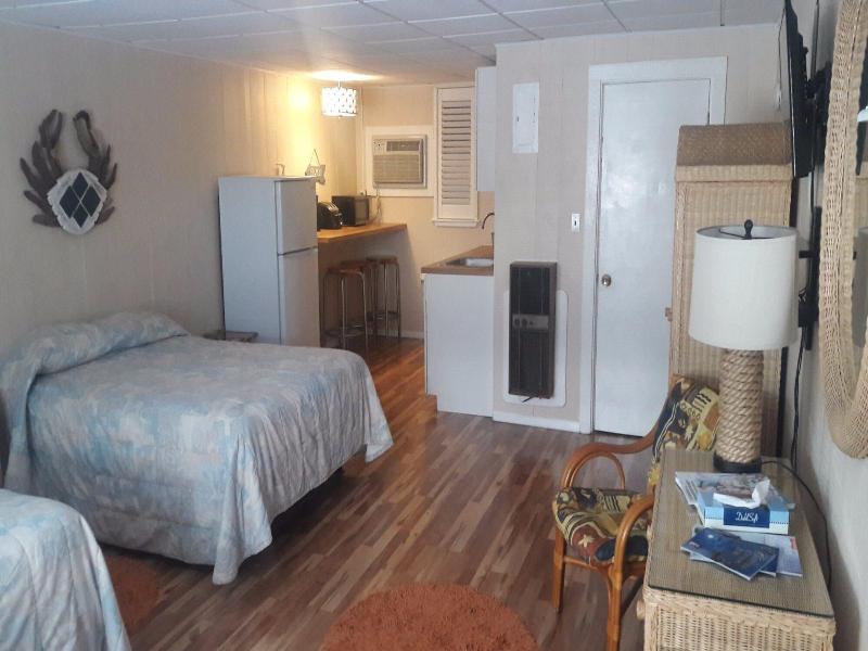 Vineyard Harbor Motel - Private Beach image