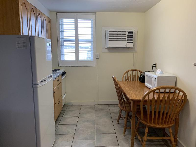 Vineyard Harbor Motel - Private Beach image
