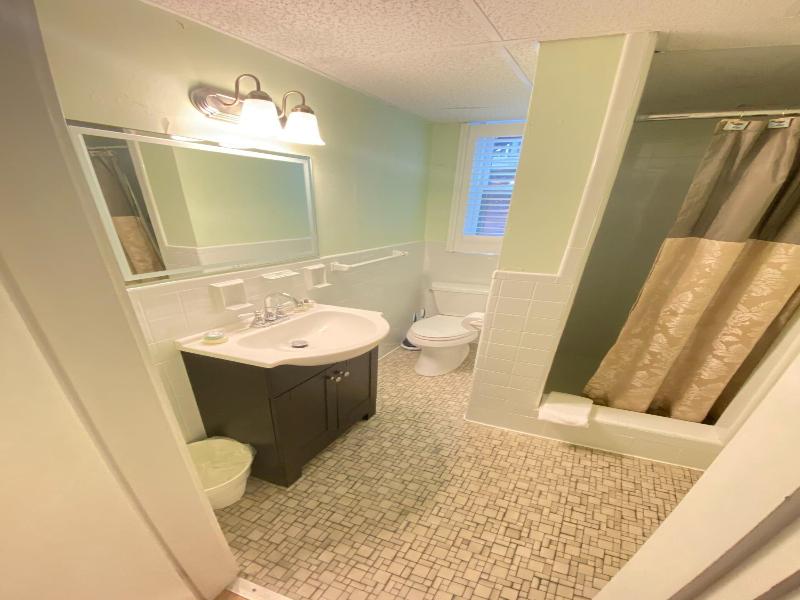 Vineyard Harbor Motel - Private Beach image