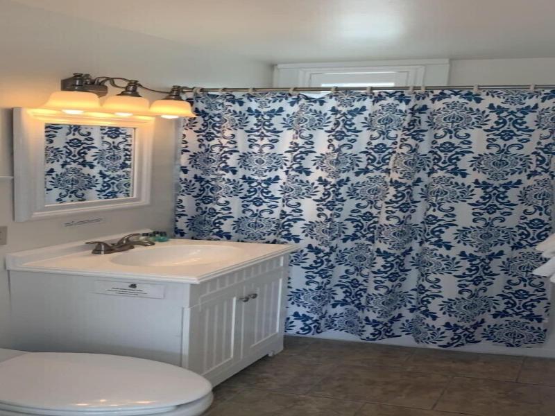Vineyard Harbor Motel - Private Beach image