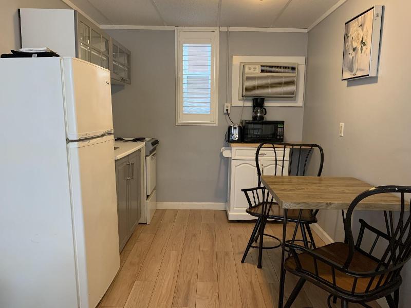 Vineyard Harbor Motel - Private Beach image