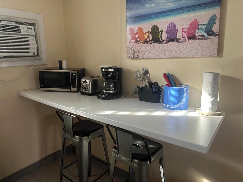 Vineyard Harbor Motel - Private Beach image