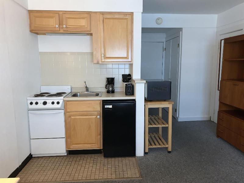 Vineyard Harbor Motel - Private Beach image