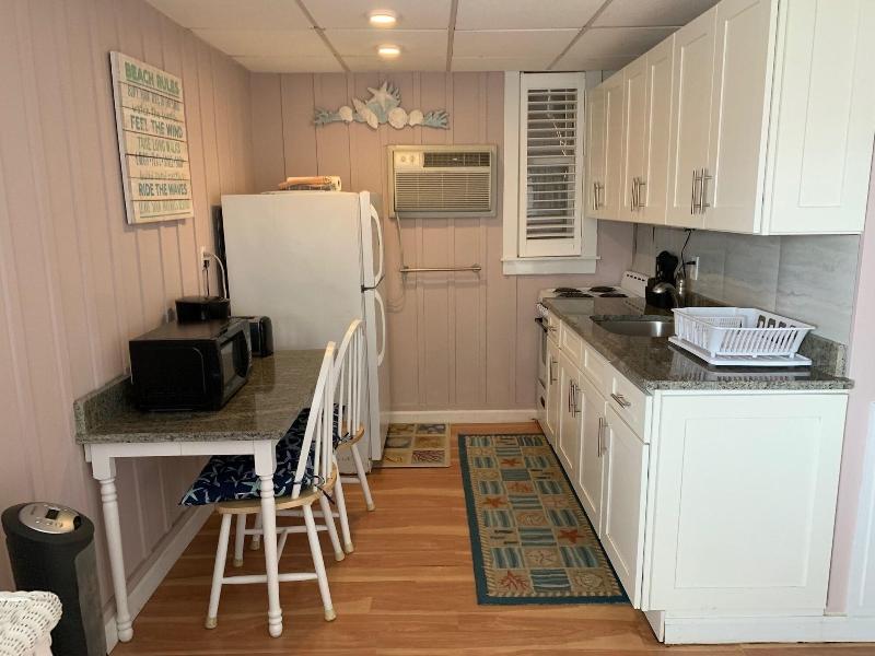 Vineyard Harbor Motel - Private Beach image