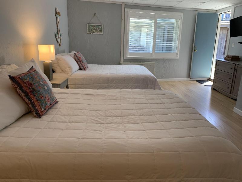 Vineyard Harbor Motel - Private Beach image
