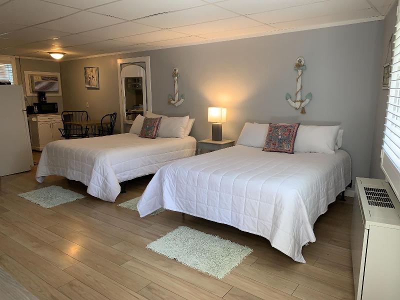 Vineyard Harbor Motel - Private Beach image