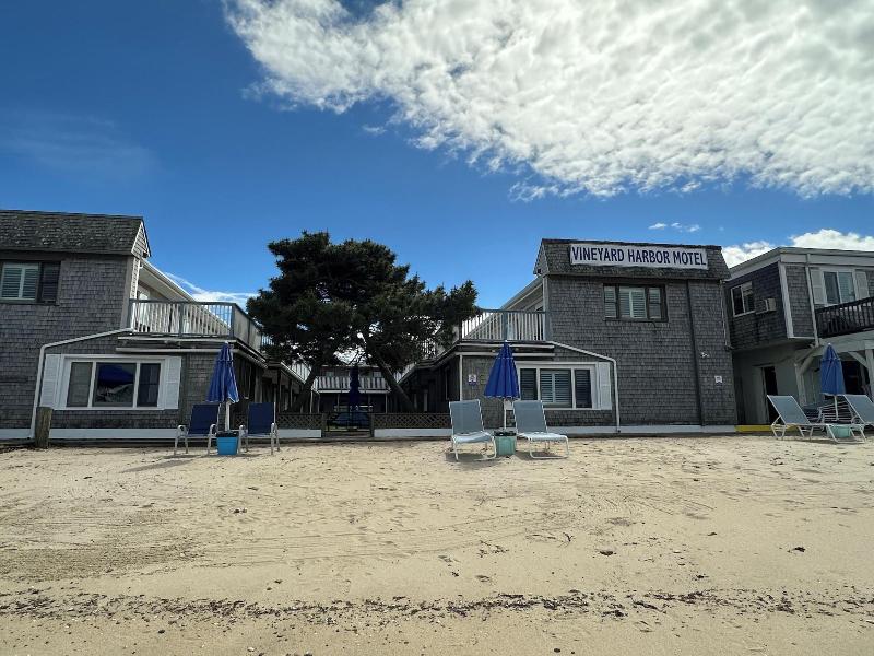 Vineyard Harbor Motel - Private Beach image