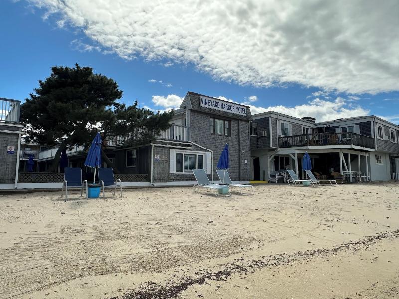 Vineyard Harbor Motel - Private Beach image