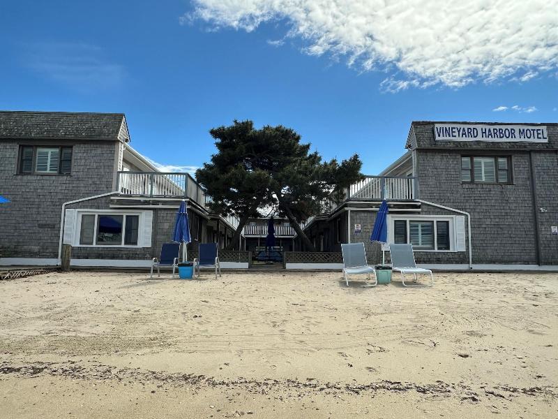 Vineyard Harbor Motel - Private Beach image