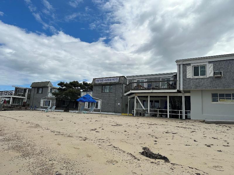 Vineyard Harbor Motel - Private Beach image