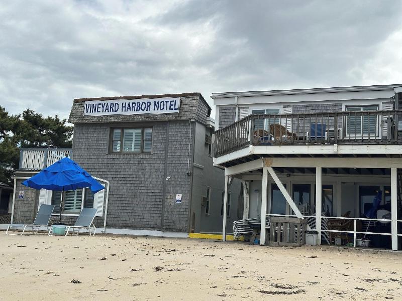 Vineyard Harbor Motel - Private Beach image