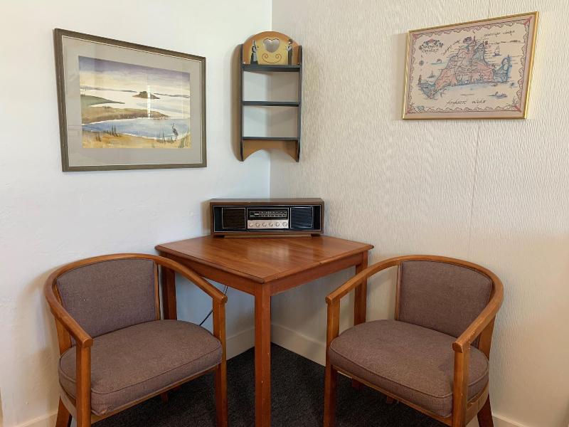 Vineyard Harbor Motel - Private Beach image