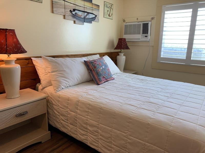 Vineyard Harbor Motel - Private Beach image