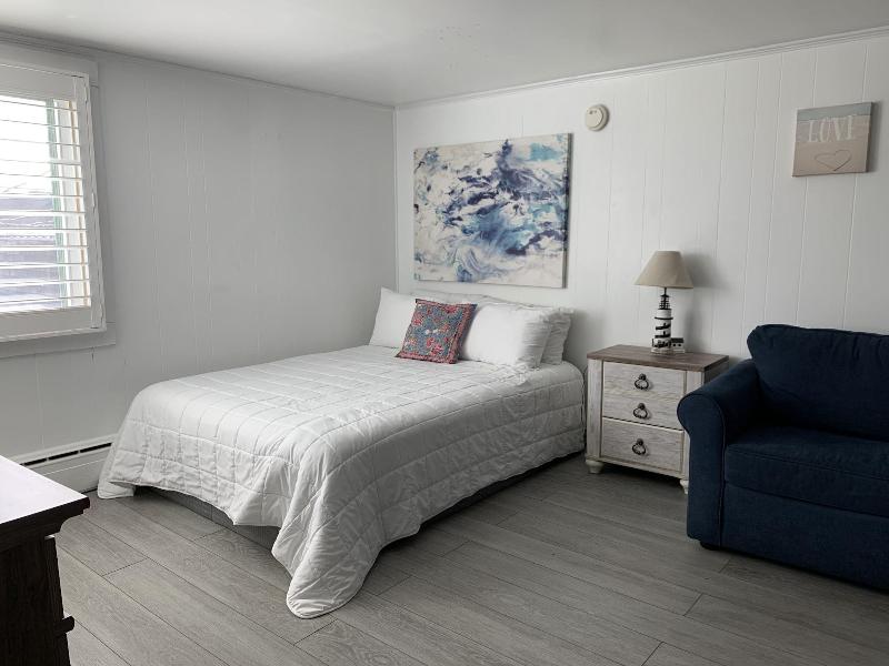 Vineyard Harbor Motel - Private Beach image