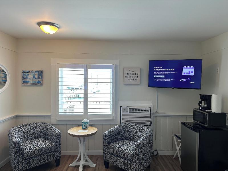 Vineyard Harbor Motel - Private Beach image