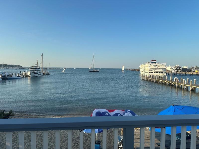 Vineyard Harbor Motel - Private Beach image