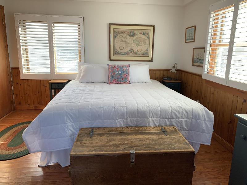 Vineyard Harbor Motel - Private Beach image