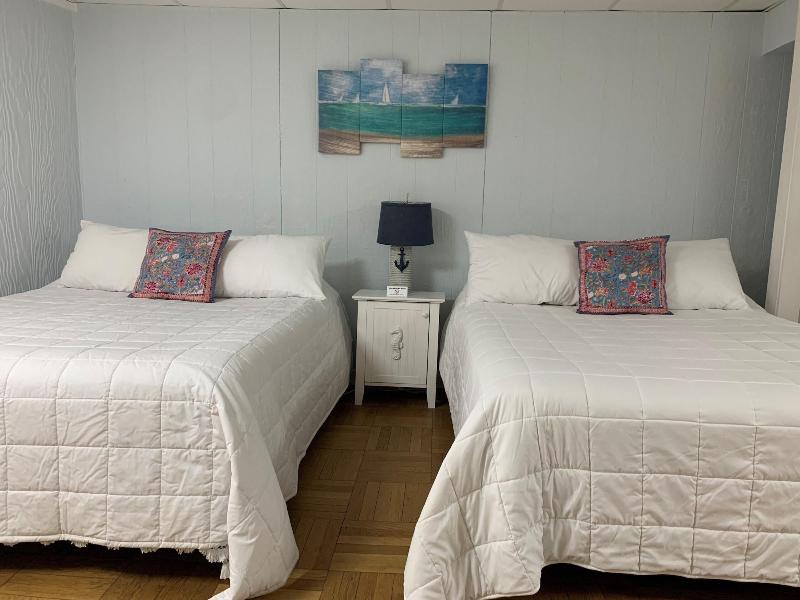 Vineyard Harbor Motel - Private Beach image