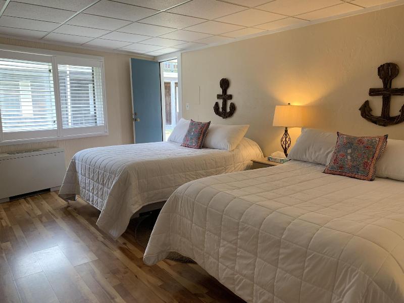 Vineyard Harbor Motel - Private Beach image