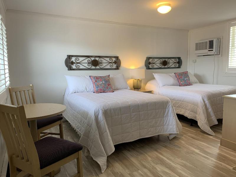 Vineyard Harbor Motel - Private Beach image