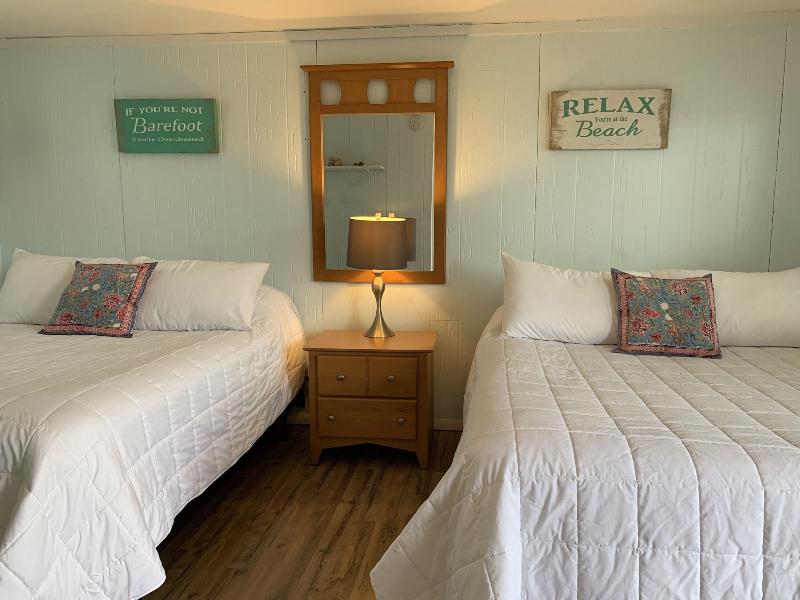 Vineyard Harbor Motel - Private Beach image