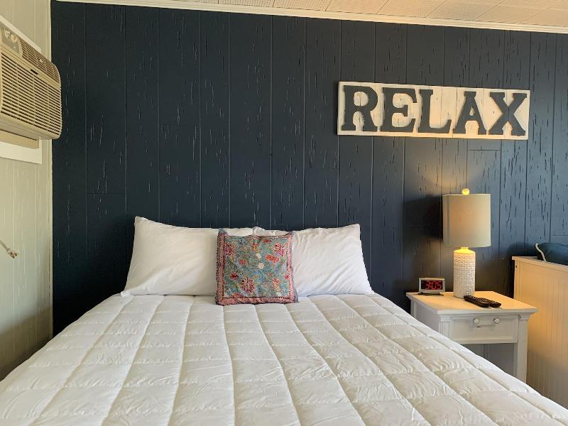 Vineyard Harbor Motel - Private Beach image