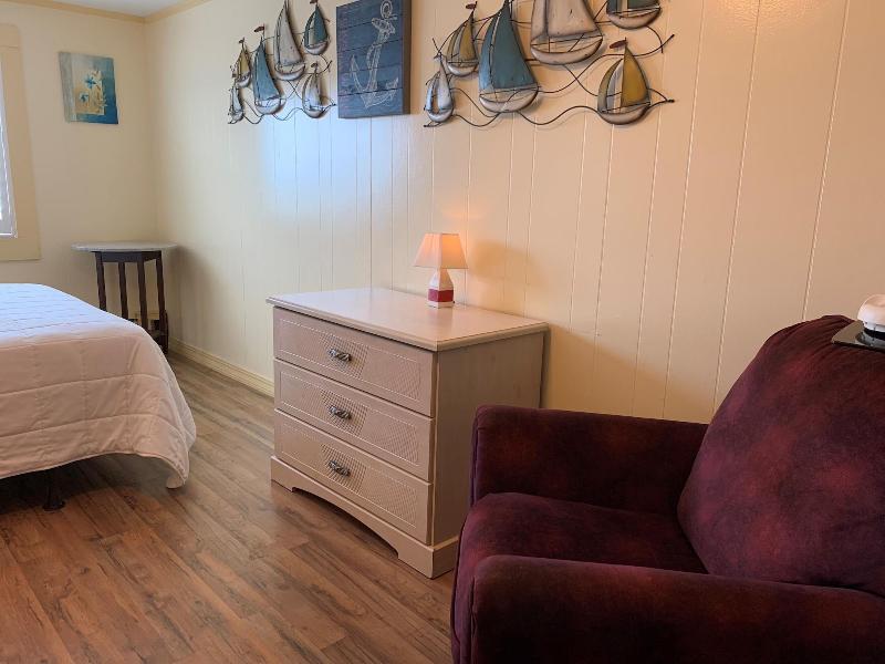 Vineyard Harbor Motel - Private Beach image