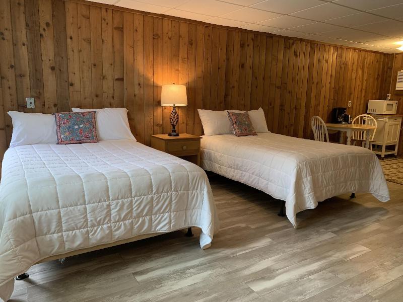 Vineyard Harbor Motel - Private Beach image