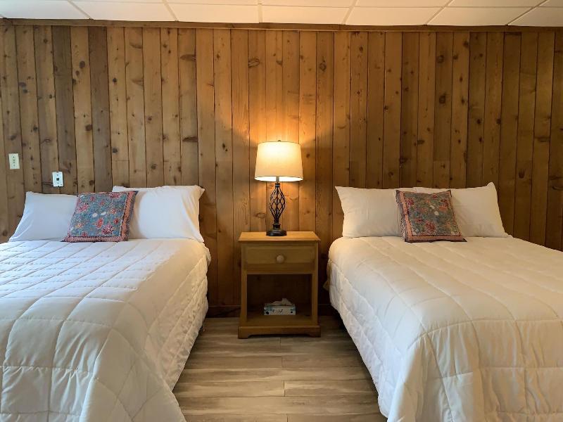 Vineyard Harbor Motel - Private Beach image