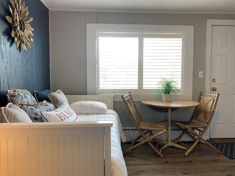 Vineyard Harbor Motel - Private Beach image