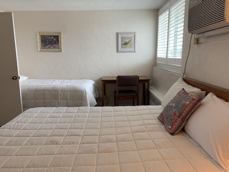Vineyard Harbor Motel - Private Beach image