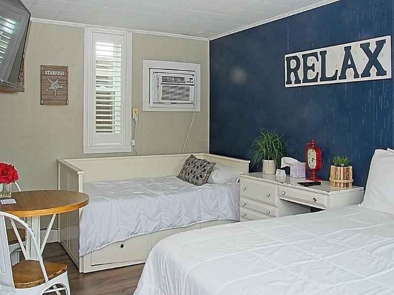 Vineyard Harbor Motel - Private Beach image