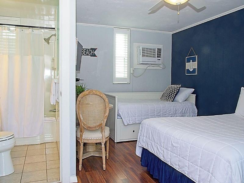 Vineyard Harbor Motel - Private Beach image