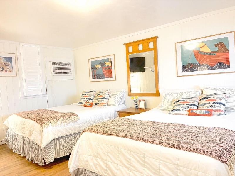 Vineyard Harbor Motel - Private Beach image