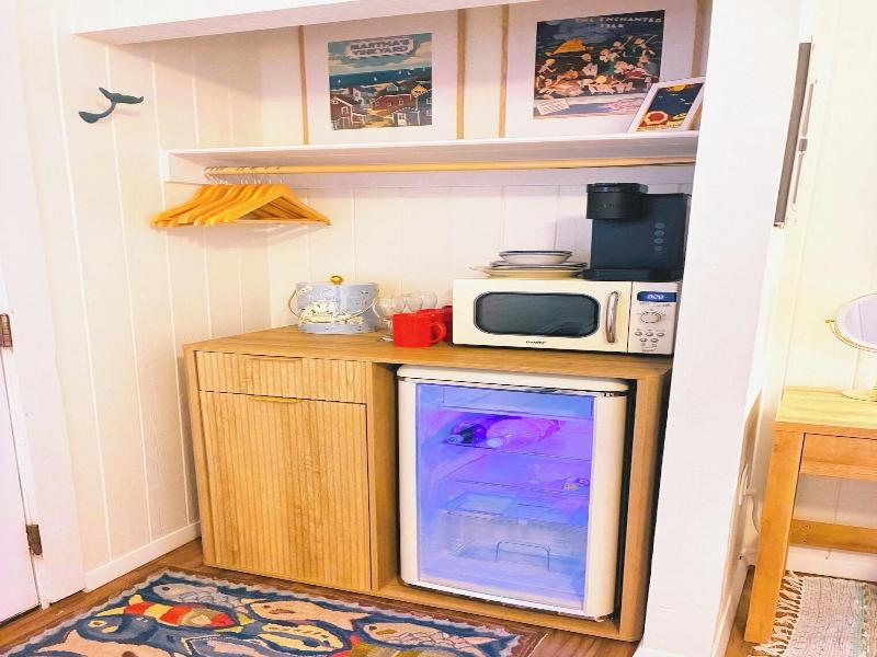 Vineyard Harbor Motel - Private Beach image