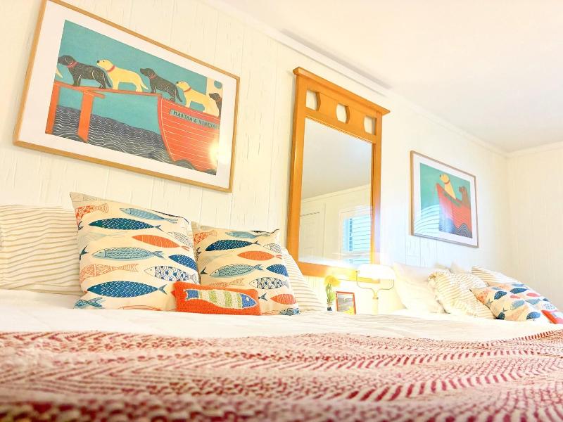 Vineyard Harbor Motel - Private Beach image